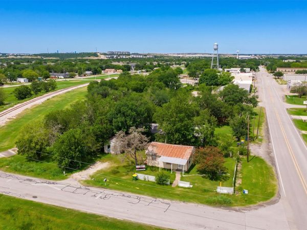 310 E Parsons ST, Manor, TX 78653