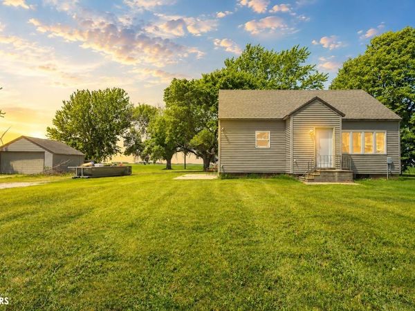 35680 90Th Avenue, Forest City, IA 50436