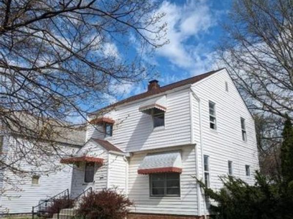 18707 Shawnee Avenue , Cleveland, OH 44119