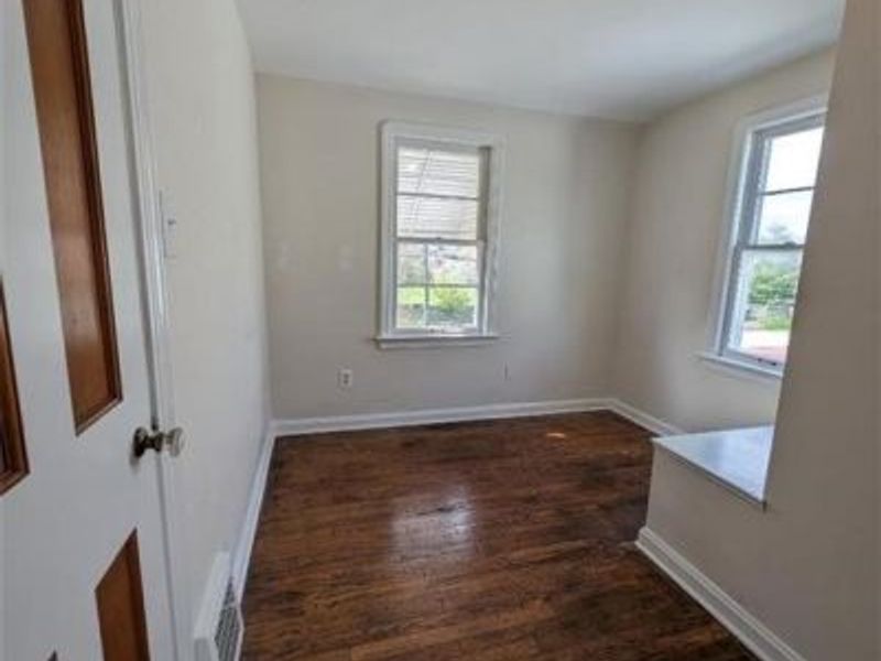 18707 Shawnee Avenue, Cleveland, OH 44119 Photo 5