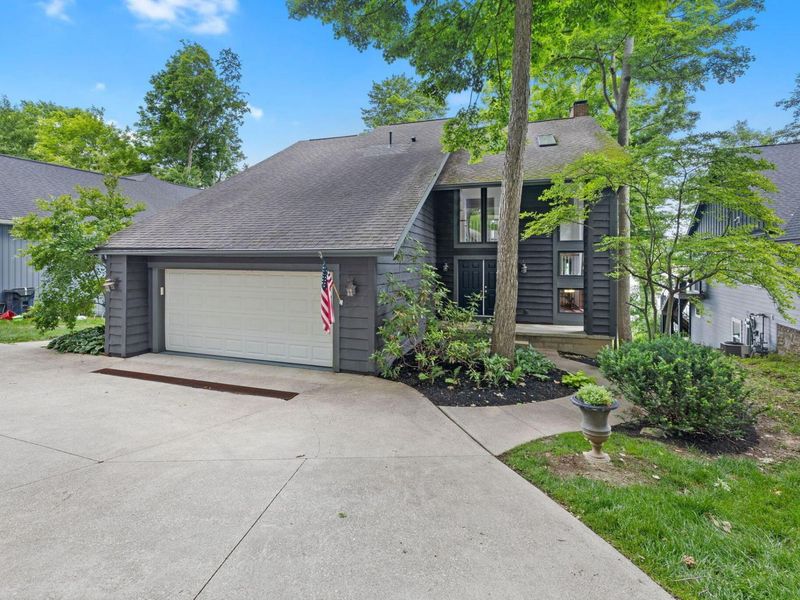 685 King Beach Drive, Howard, OH 43028 Photo 6