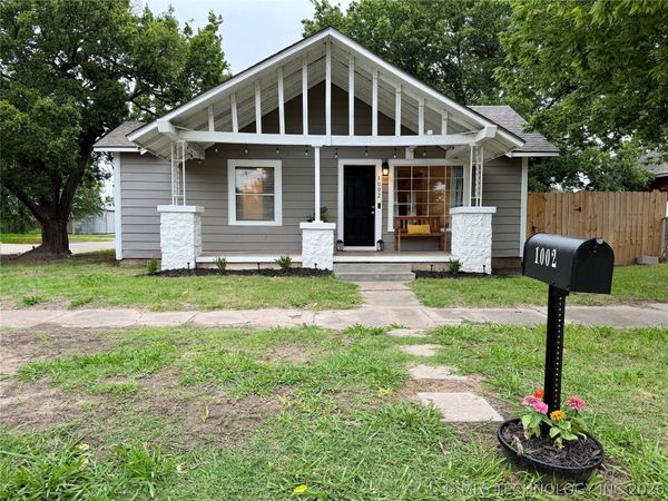 1002 E Walnut Street , Cushing, OK 74023