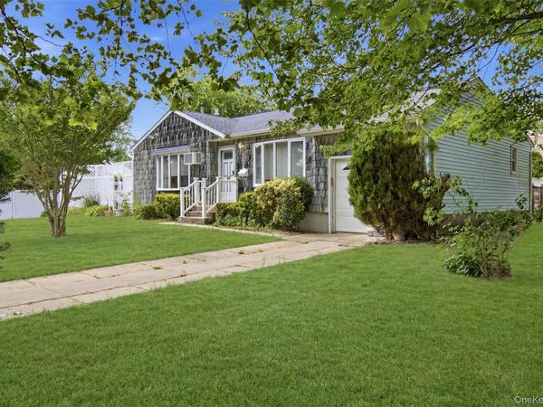 163 Islip Boulevard , Islip Terrace, NY 11752