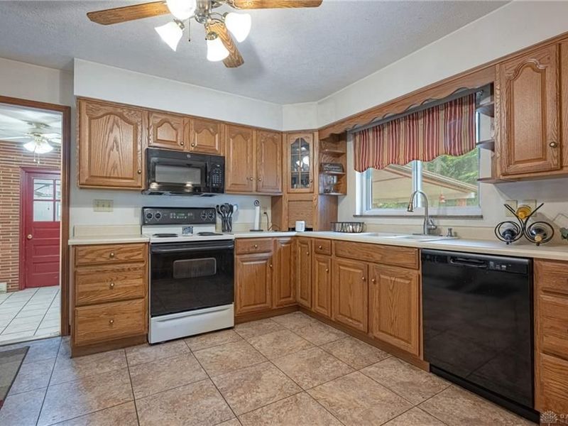 7651 Peters Pike, Butler Township, OH 45414 Photo 11