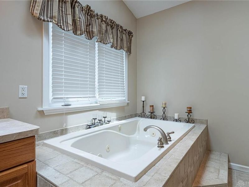 7651 Peters Pike, Butler Township, OH 45414 Photo 23