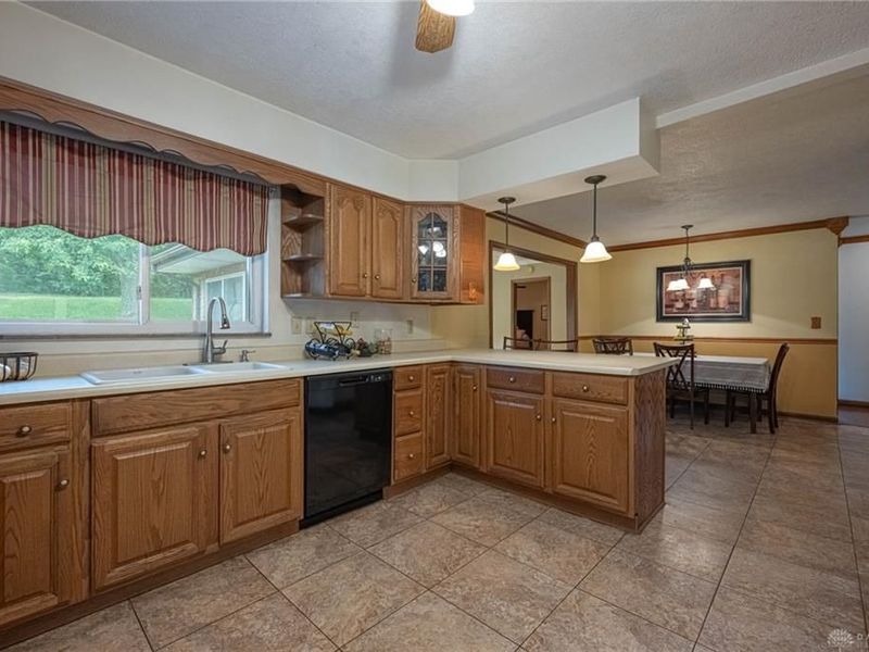 7651 Peters Pike, Butler Township, OH 45414 Photo 9