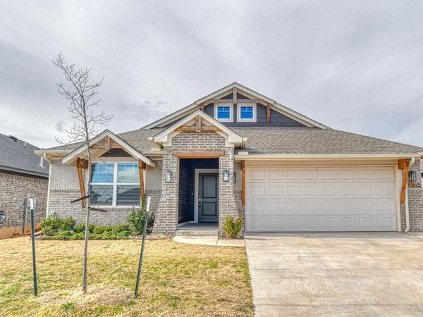 365 Pleasant View, Harrah, OK 73045