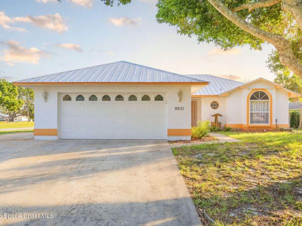 9931 Oak Street , Sebastian, FL 32976