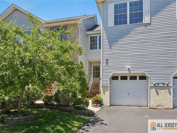 40 Lakeview Drive , Helmetta, NJ 08828