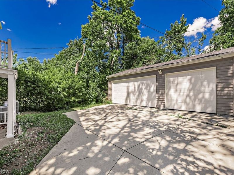 3571 Strathavon Road, Shaker Heights, OH 44120 Photo 31