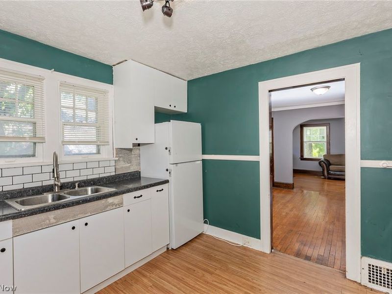 3571 Strathavon Road, Shaker Heights, OH 44120 Photo 5