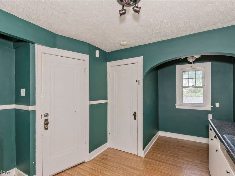 3571 Strathavon Road, Shaker Heights, OH 44120 Photo 6