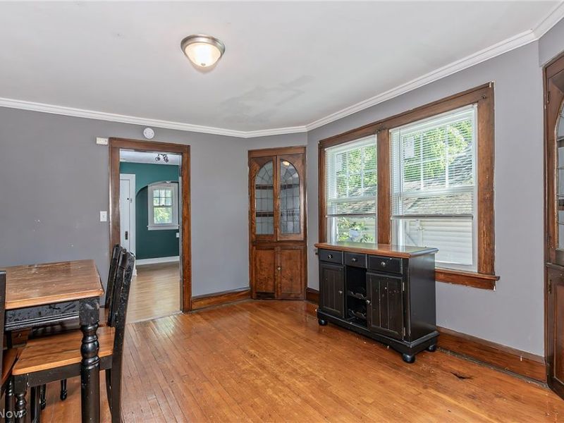 3571 Strathavon Road, Shaker Heights, OH 44120 Photo 8