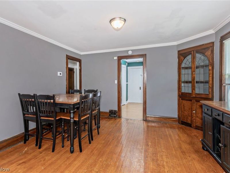 3571 Strathavon Road, Shaker Heights, OH 44120 Photo 9