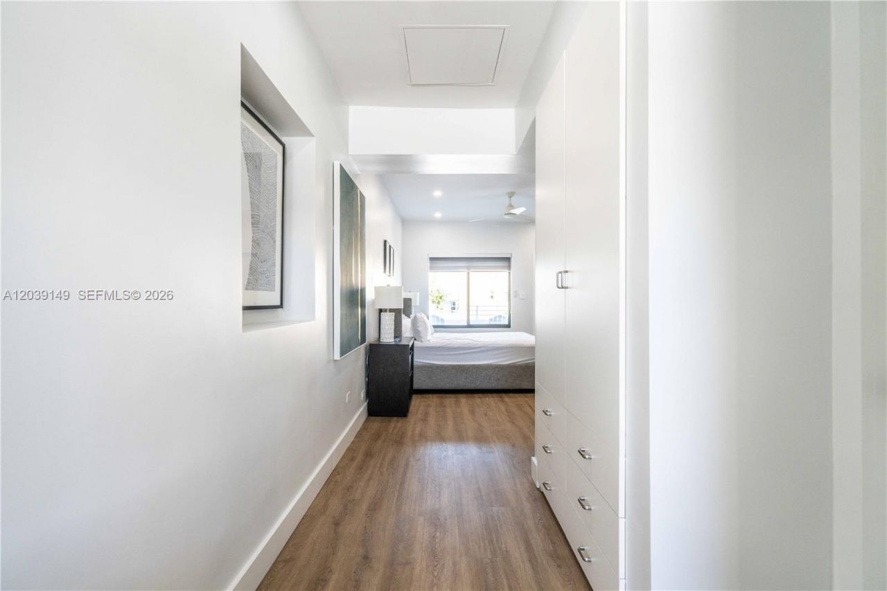1191 71st St , Unit 4, Miami Beach, FL 33141 Photo