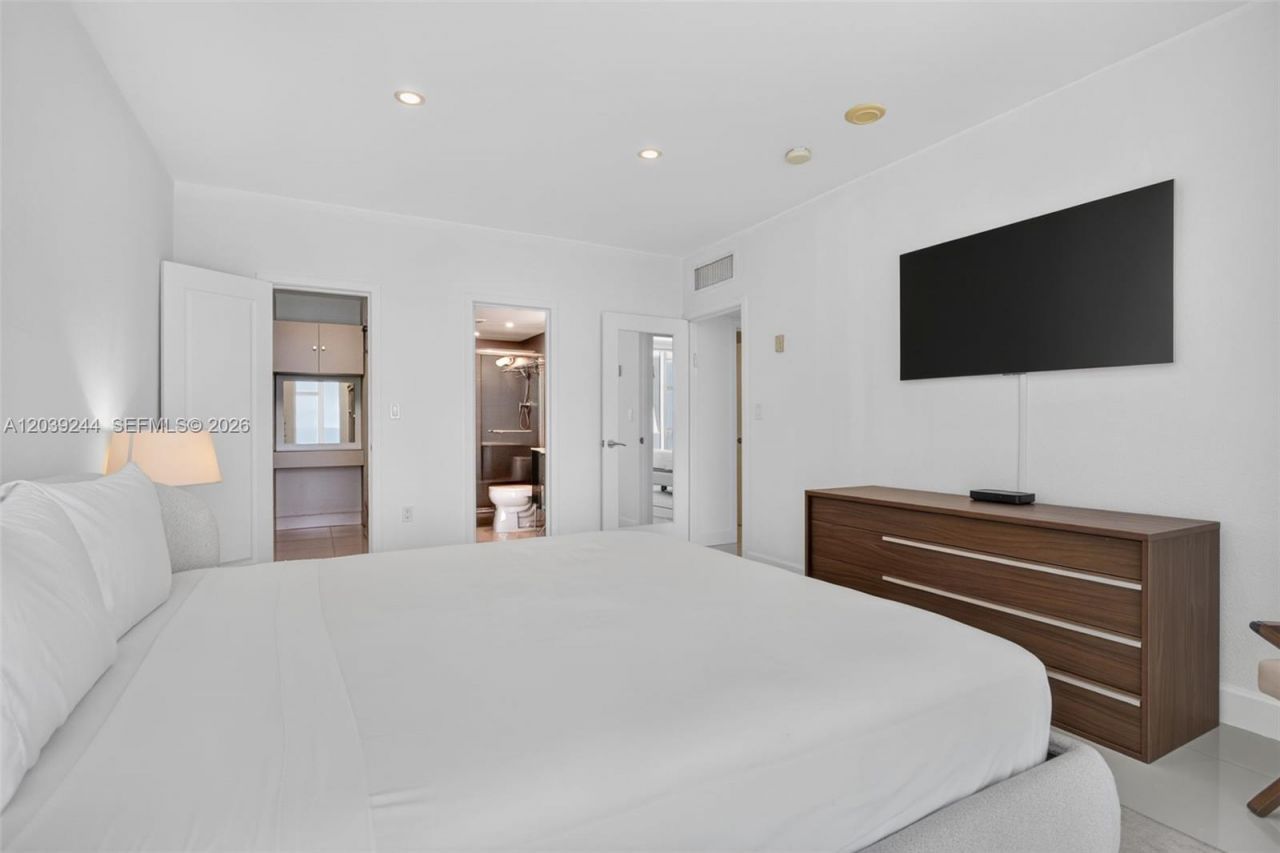 10275 Collins Ave, Unit 1521, Bal Harbour, FL 33154 Photo