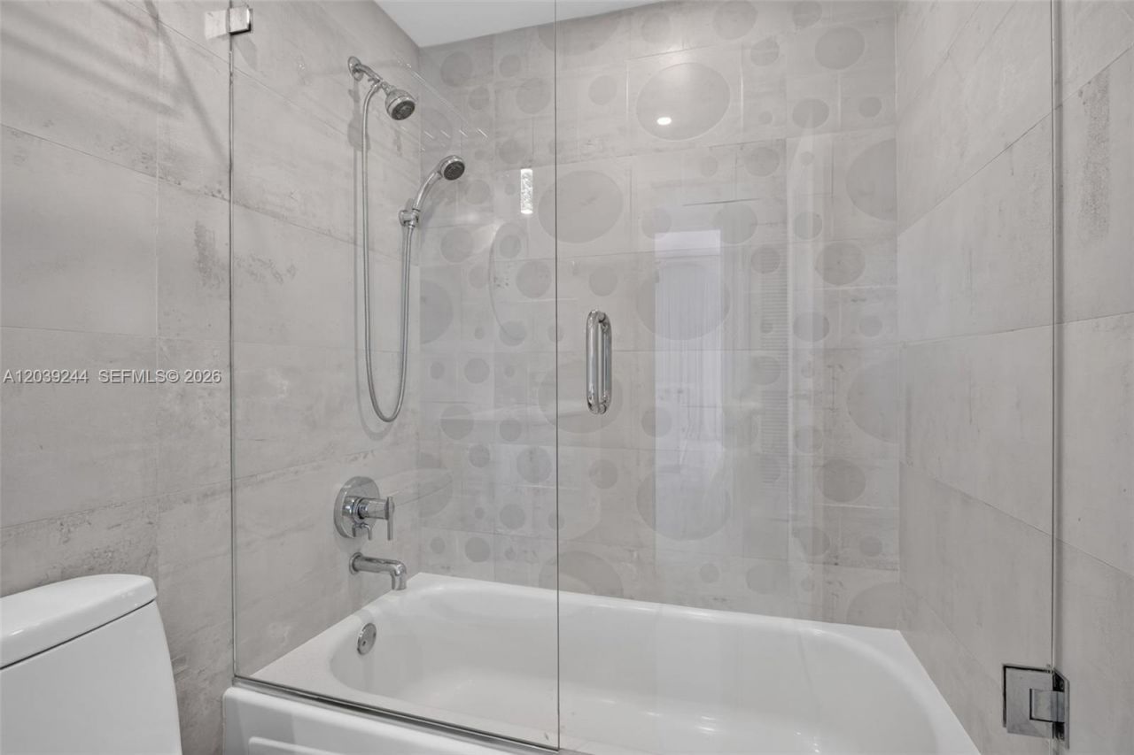 10275 Collins Ave, Unit 1521, Bal Harbour, FL 33154 Photo