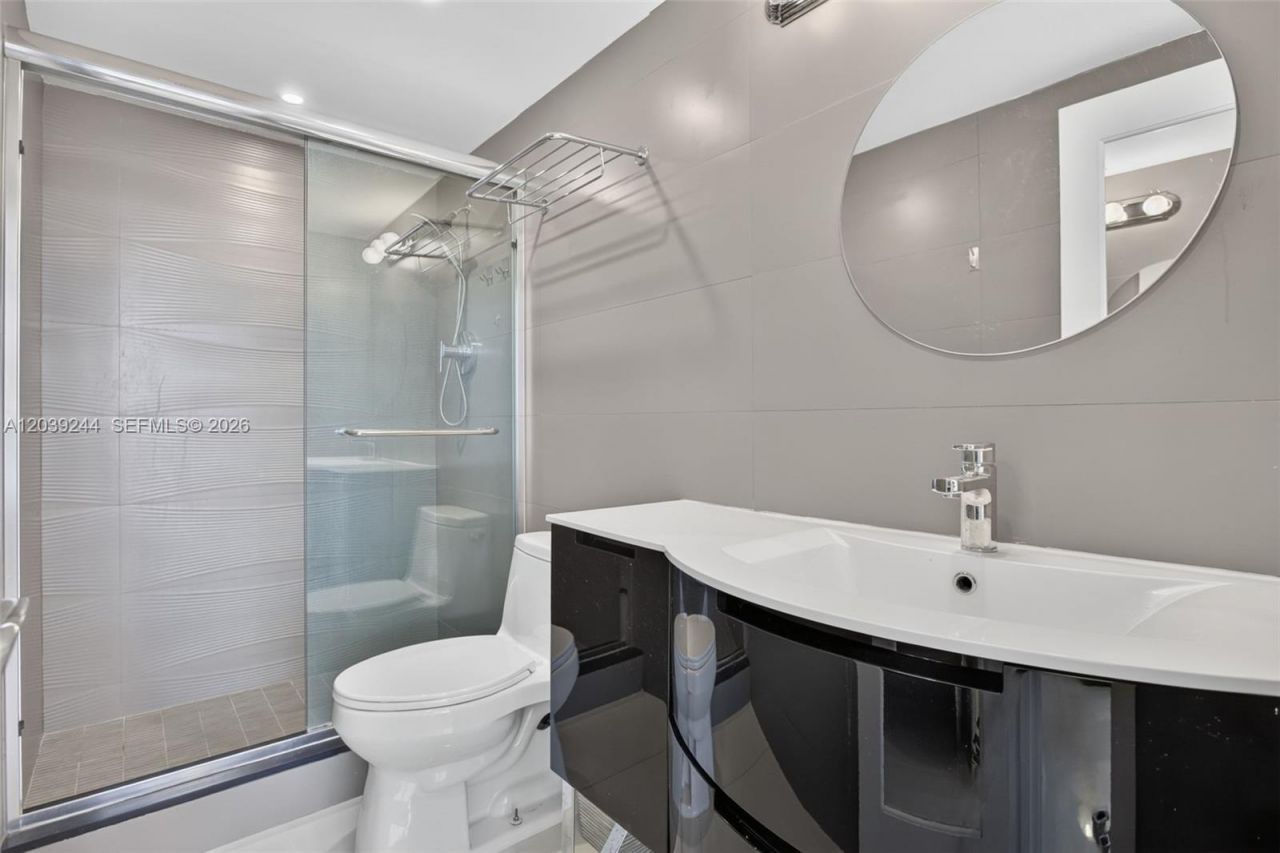 10275 Collins Ave, Unit 1521, Bal Harbour, FL 33154 Photo