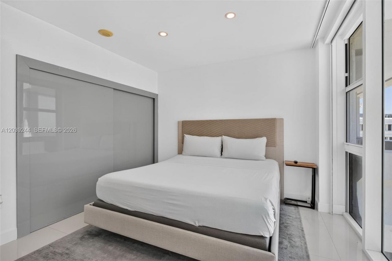 10275 Collins Ave, Unit 1521, Bal Harbour, FL 33154 Photo