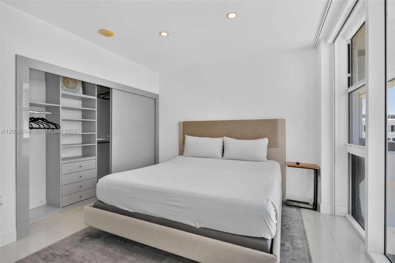 10275 Collins Ave, Unit 1521, Bal Harbour, FL 33154 Photo