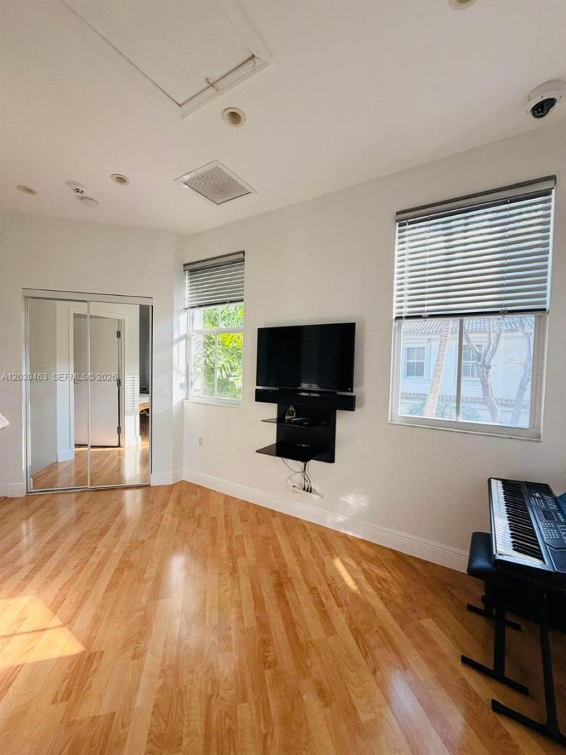 21025 NE 38th , Unit 81, Aventura, FL 33180 Photo