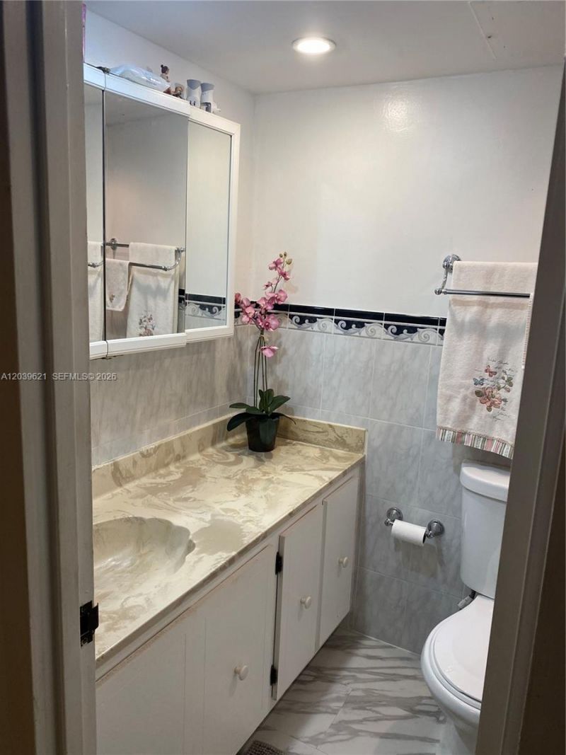 200 177th Dr , Unit 216, Sunny Isles Beach, FL 33160 Photo