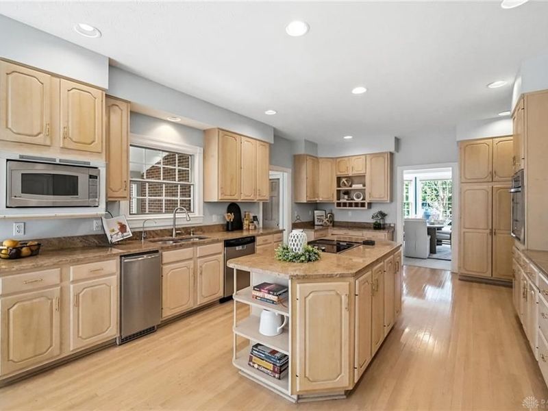 1037 Thicket Walk, Washington Township, OH 45429 Photo 24