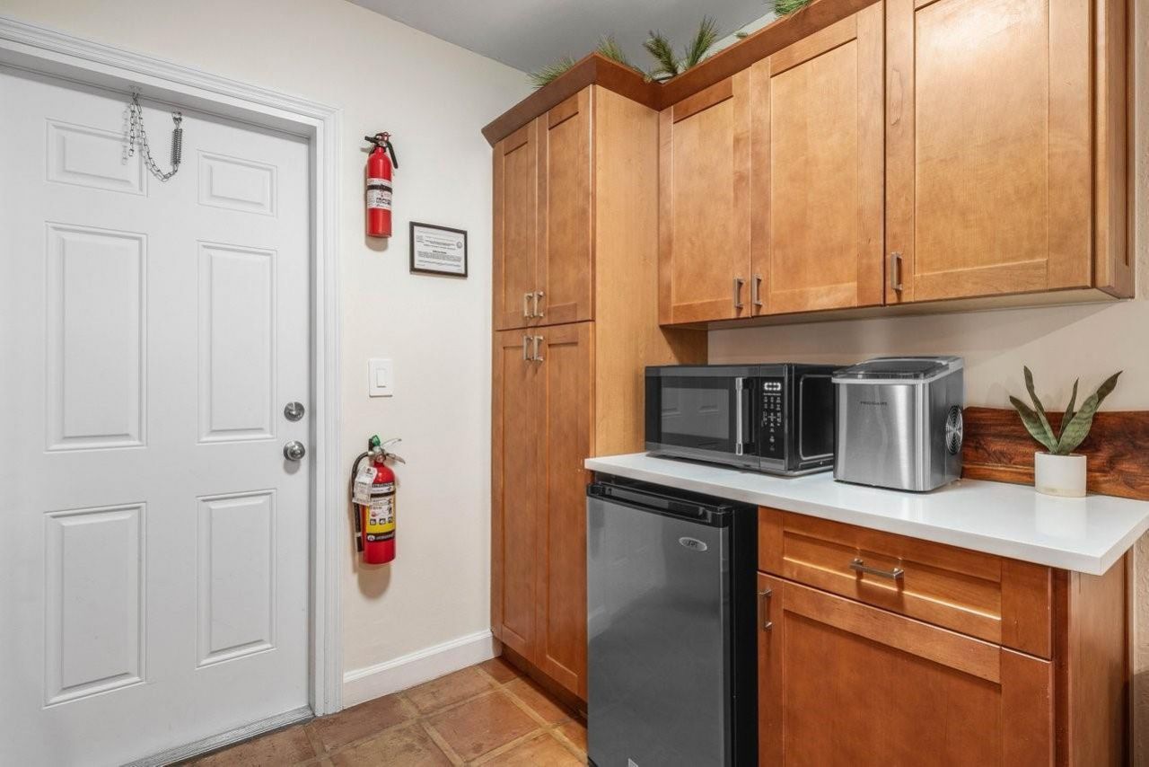 615 & 617 NE 9th Avenue, Fort Lauderdale, FL 33304 Photo