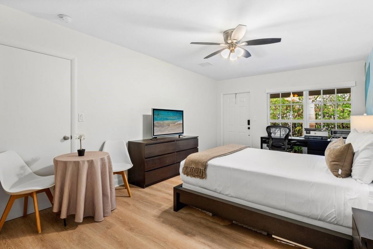 615 & 617 NE 9th Avenue, Fort Lauderdale, FL 33304 Photo