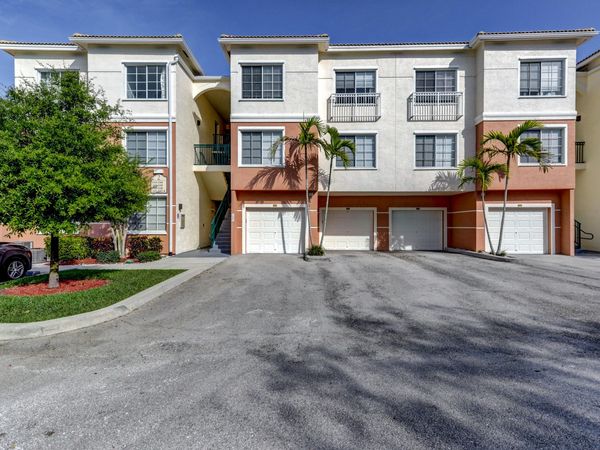 2210 Myrtlewood Circle E, Palm Beach Gardens, FL 33418