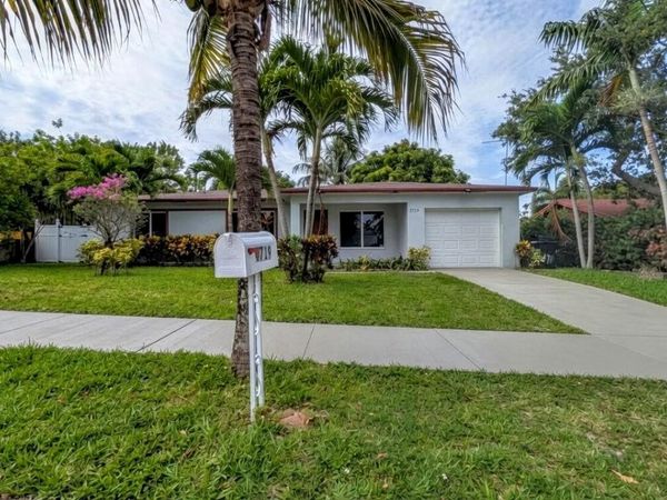 1719 15th Avenue N, Lake Worth Beach, FL 33460