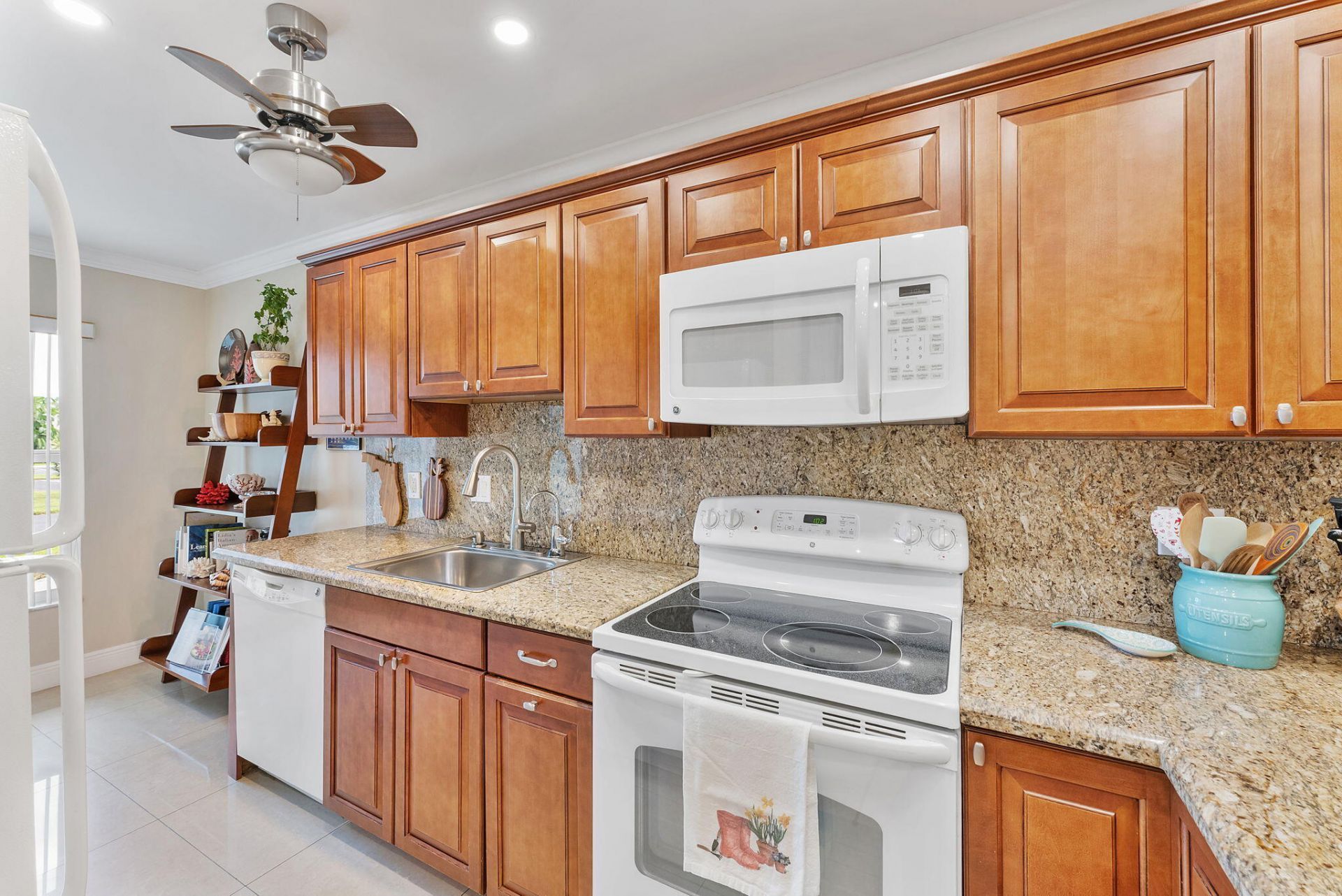 1041 Orange Terrace, Unit 104, Delray Beach, FL 33445 Photo