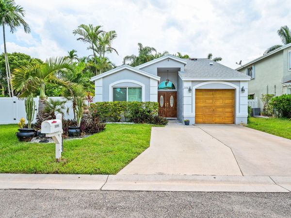 5591 SW 99th Avenue, Cooper City, FL 33328