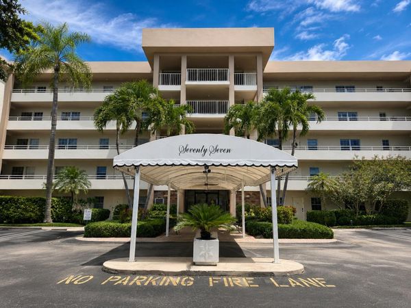3930 Oaks Clubhouse Drive, Unit 303, Pompano Beach, FL 33069