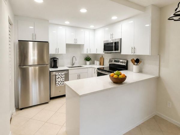 418 Pine Glen Lane, Unit C-1, Greenacres, FL 33463