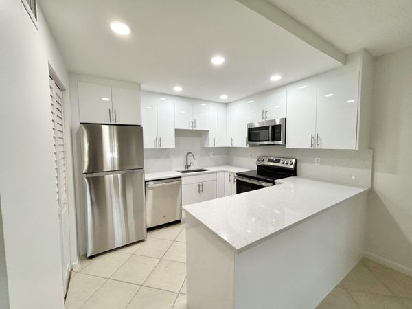 418 Pine Glen Lane, Unit C-1, Greenacres, FL 33463