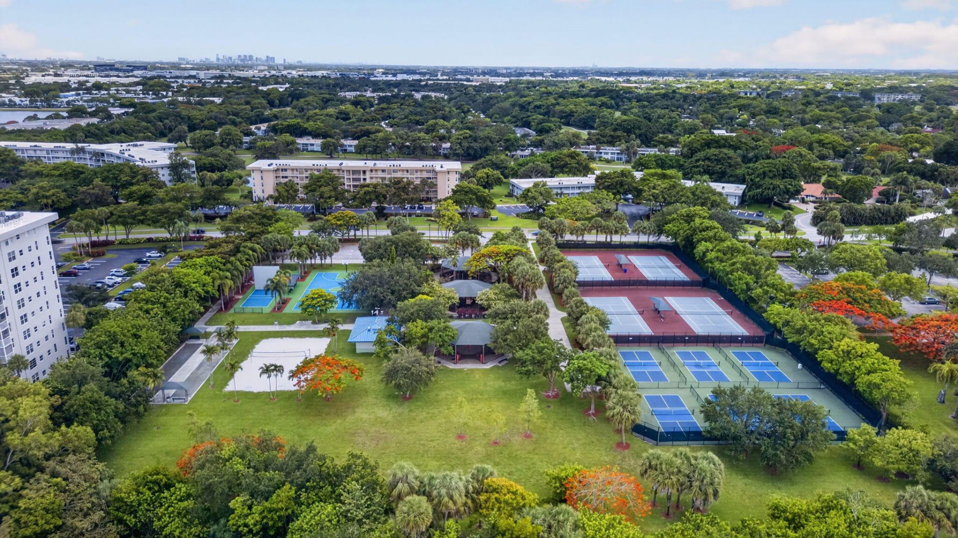3960 Oaks Clubhouse, Unit 110, Pompano Beach, FL 33069 Photo