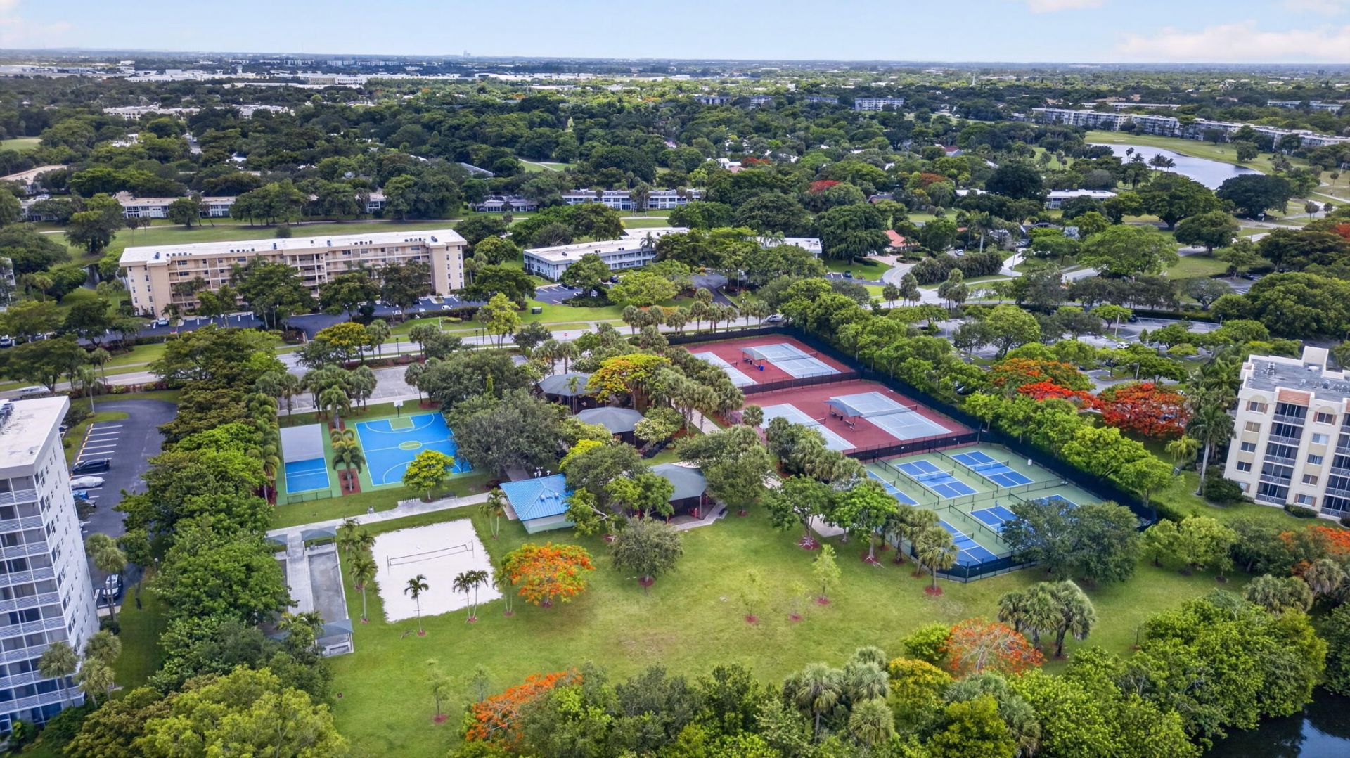 3960 Oaks Clubhouse, Unit 110, Pompano Beach, FL 33069 Photo