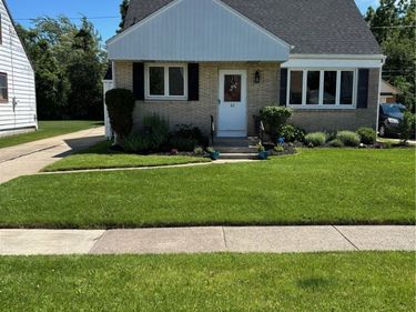 82 Cathedral Lane , Cheektowaga, NY 14225
