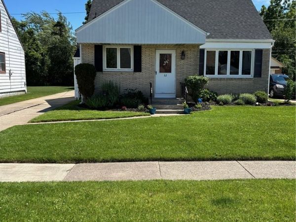 82 Cathedral Lane , Cheektowaga, NY 14225