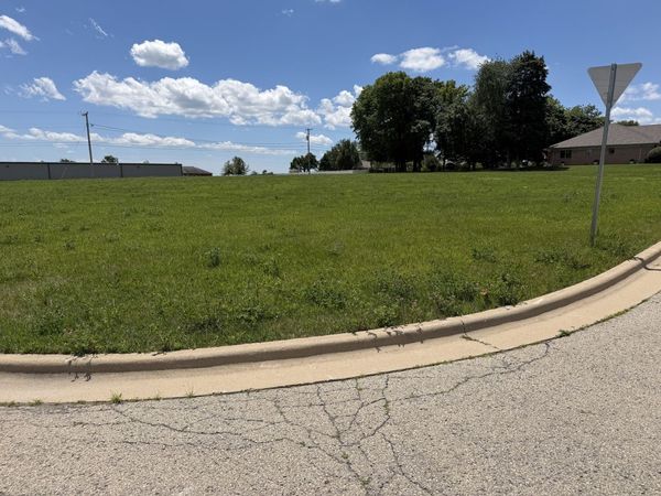 000 Char Lu Drive , Mendota, IL 61342