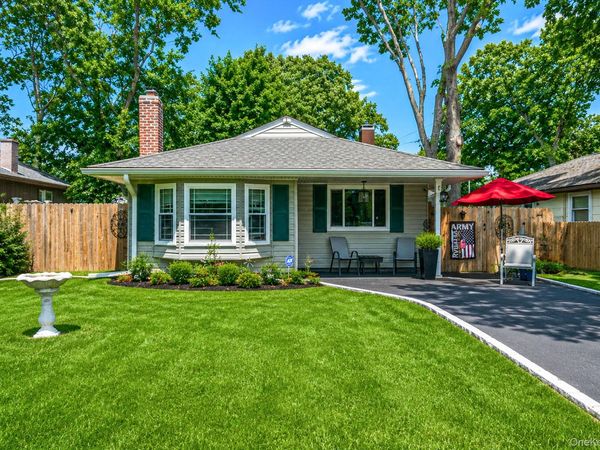 7 Pennwood Drive , Mastic Beach, NY 11951