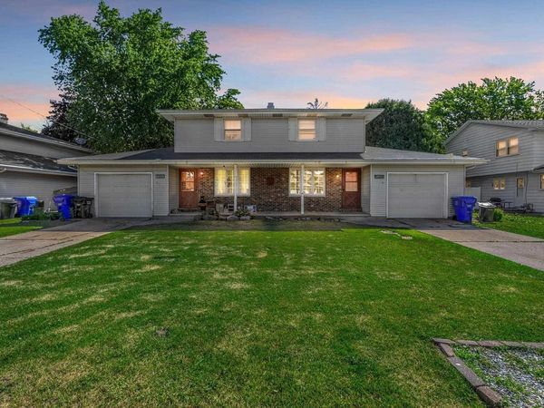 706 N HAWTHORNE DRIVE, Appleton, WI 54915