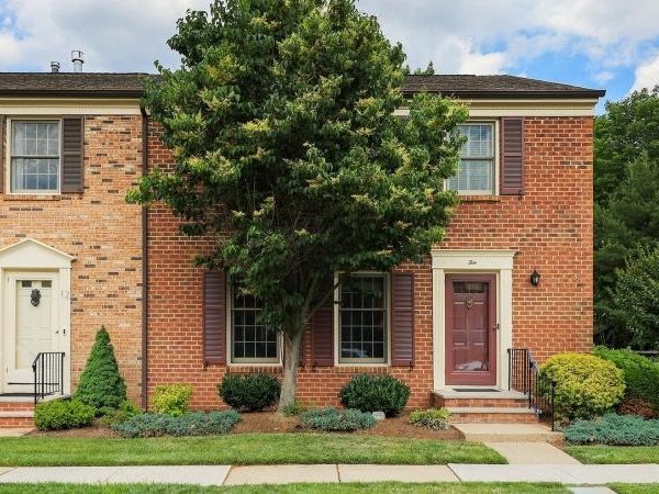 10 Cowperthwaite Sq, Westfield, NJ 07090