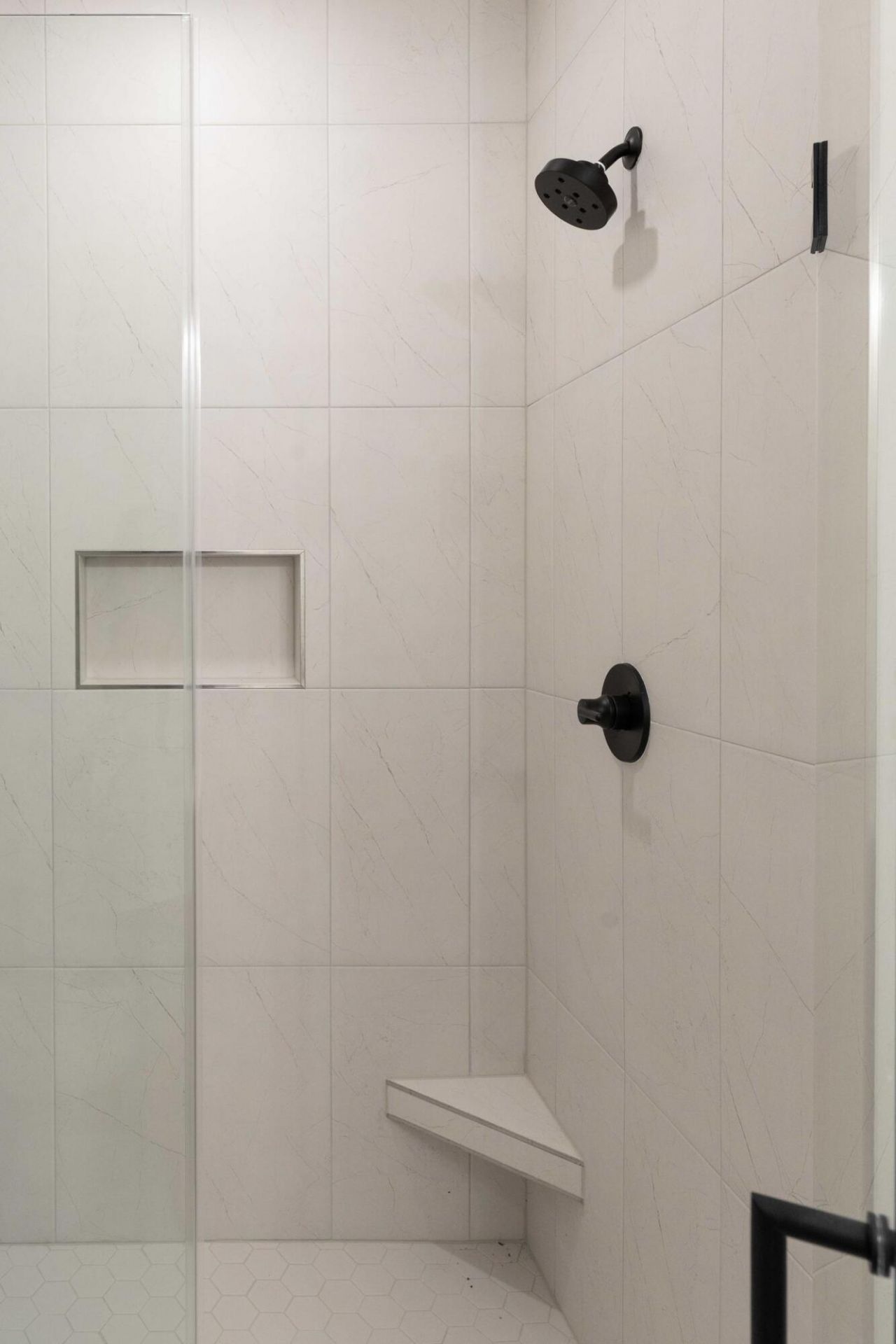 556 Hayes Park Boulevard Photo 10