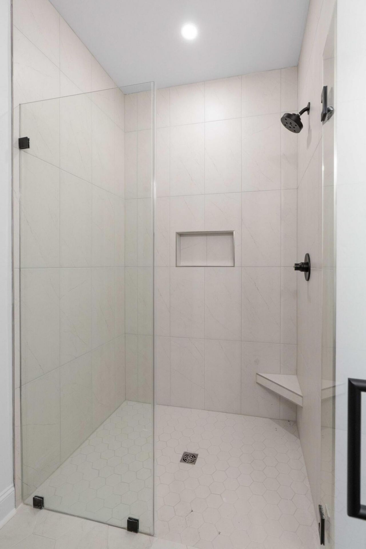 556 Hayes Park Boulevard Photo 11