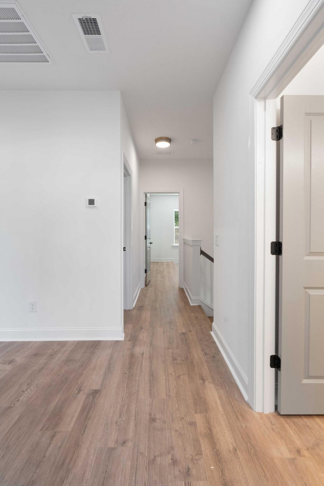556 Hayes Park Boulevard Photo 27