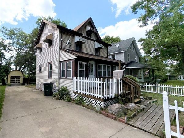 2176 Stone Street , Cuyahoga Falls, OH 44221