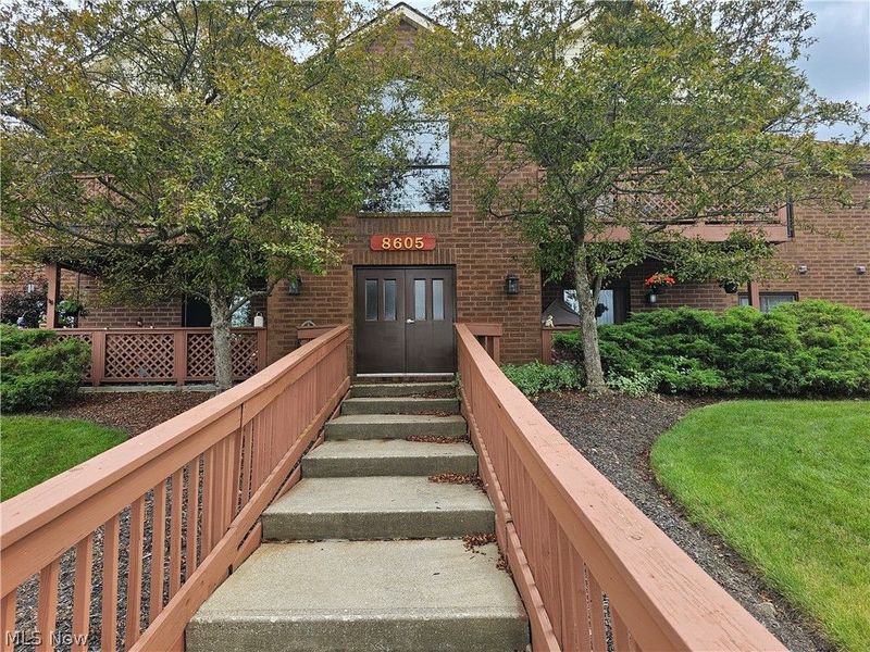 8605 Scenicview Drive , Unit 203, Broadview Heights, OH 44147 Photo 1