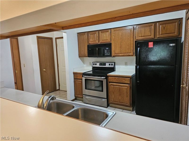 8605 Scenicview Drive , Unit 203, Broadview Heights, OH 44147 Photo 10